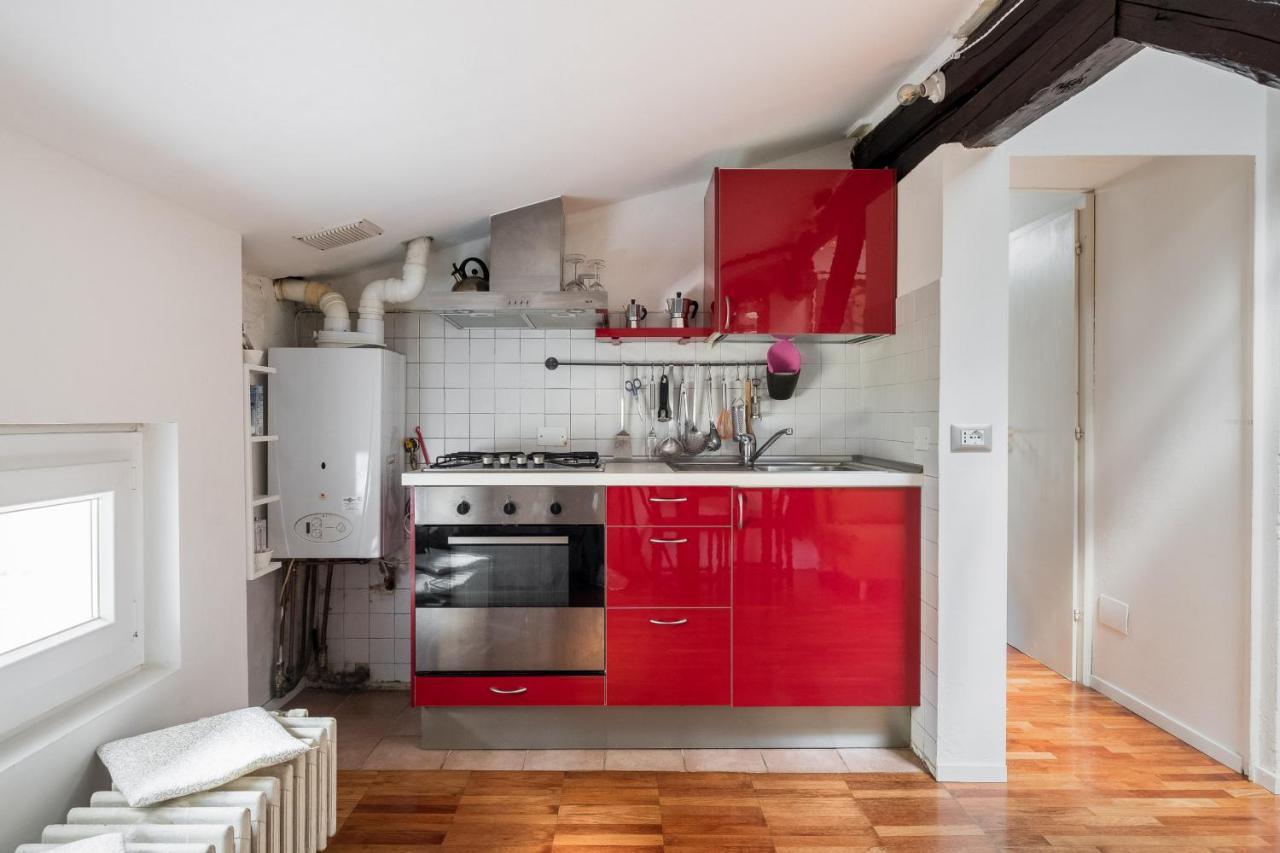 La Mansarda Di Via Zamboni By Wonderful Italy Apartment โบโลญญา ภายนอก รูปภาพ
